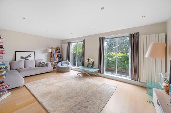 5 Bedroom Detached House For Sale In Helme Close, Wimbledon, London, SW19