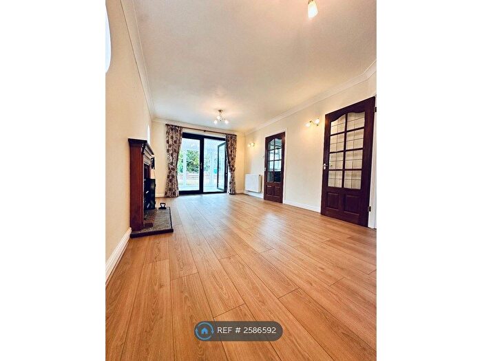2 Bedroom Bungalow To Rent In Shapland Avenue, Bournemouth, BH11
