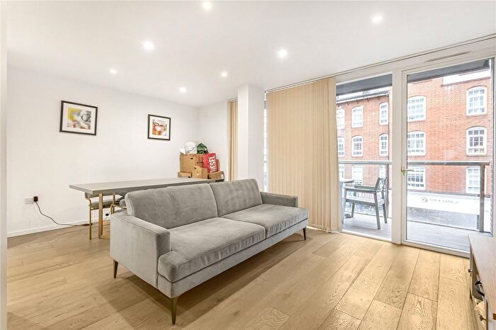 1 Bedroom Flat To Rent In Central Street, London, EC1V