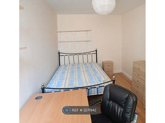 4 Bedroom Terraced House To Rent In Welby Street, Manchester, M13