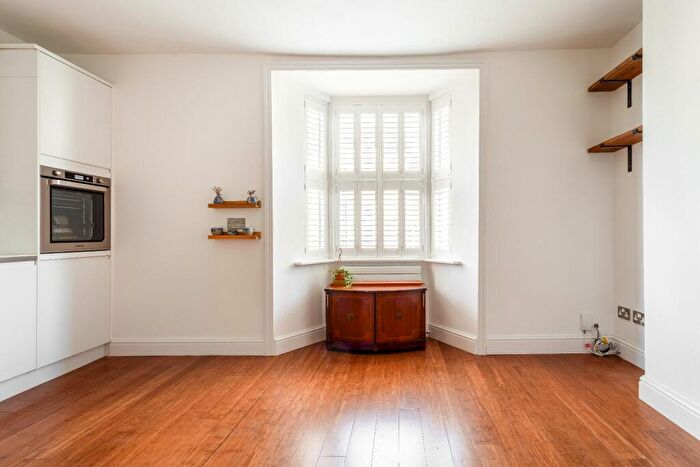 1 Bedroom Apartment For Sale In Rose Hill Close, Brighton, BN1