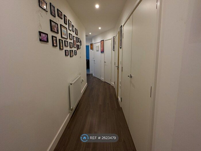 2 Bedroom Flat To Rent In Adenmore Road, London, SE6