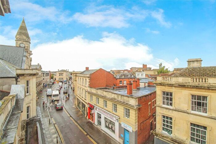 1 Bedroom Apartment For Sale In Avondale House, Silver Street, BA14