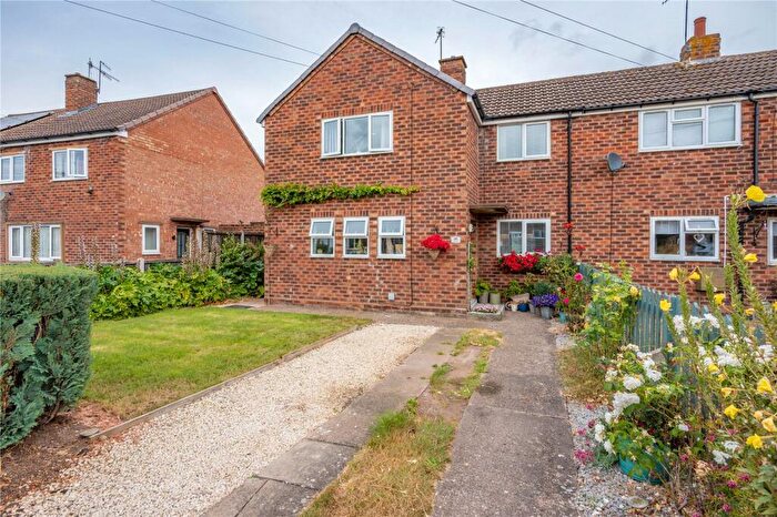 3 Bedroom End Of Terrace House For Sale In Salwarpe Road, Bromsgrove, Worcestershire, B60