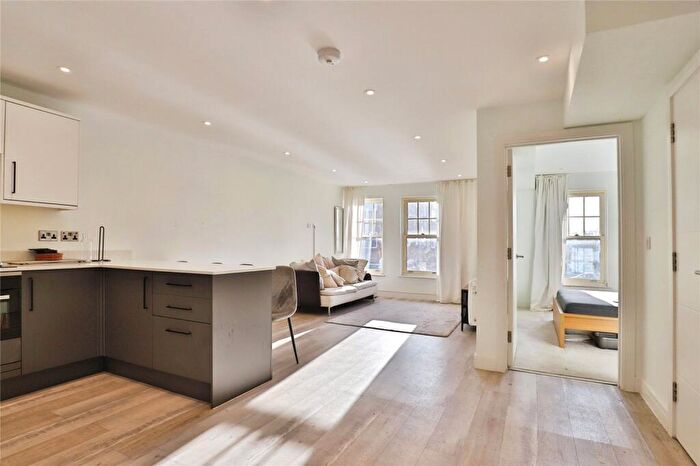 1 Bedroom Flat For Sale In Commercial Road, Ashley Cross, Lower Parkstone, Poole, BH14