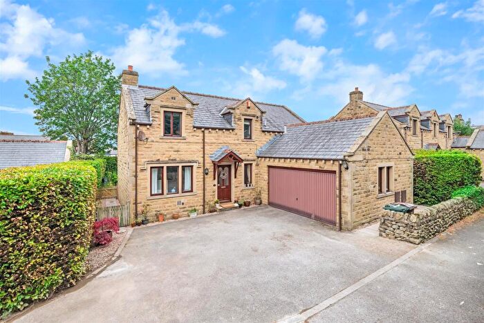 4 Bedroom Detached House For Sale In Wentworth Close, Menston, LS29