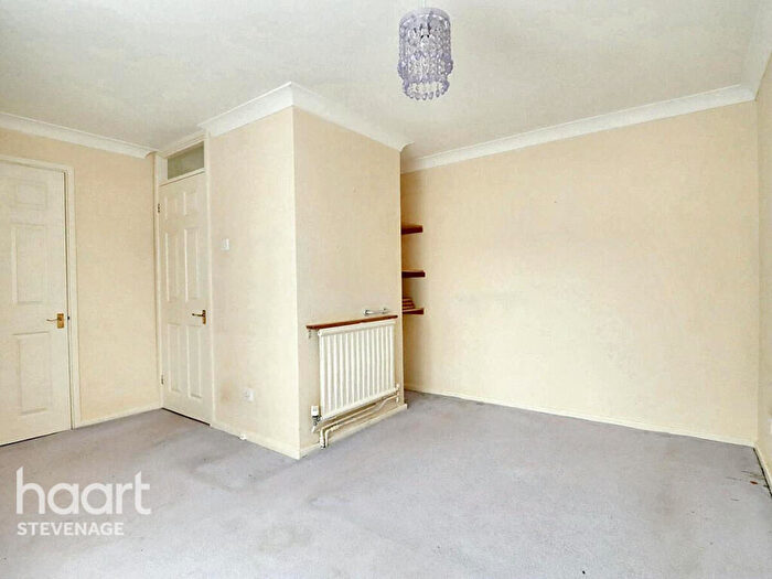 2 Bedroom End Of Terrace House For Sale In Penn Road, Stevenage, SG1