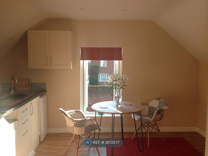 1 Bedroom Flat To Rent In Market Place, New Buckenham, Norwich, NR16