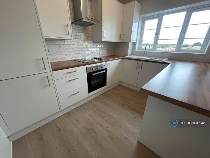 2 Bedroom Flat To Rent In Talbot Court, Bournemouth, BH9