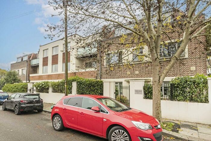 3 Bedroom Flat To Rent In Romeyn Road, Streatham, SW16