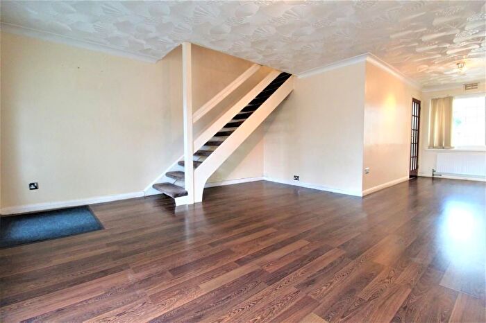 3 Bedroom Terraced House For Sale In Scots Close, Staines, TW19