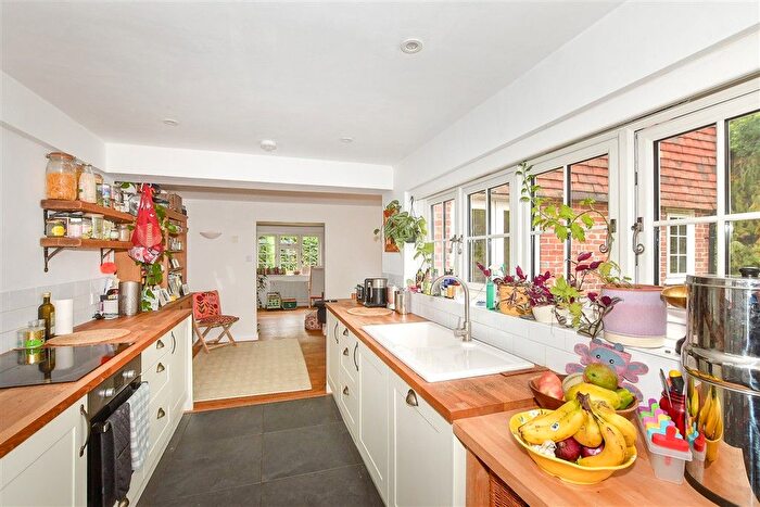 3 Bedroom End Of Terrace House For Sale In Batts Bridge Road, Maresfield, Uckfield, East Sussex, TN22