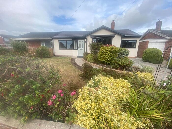 3 Bedroom Semi-Detached Bungalow For Sale In Acomb Avenue, Seaton Delaval, Whitley Bay, NE25