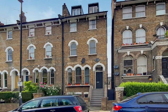 2 Bedroom Flat To Rent In North Villas, Camden, London, NW1