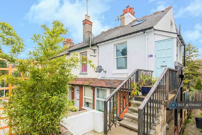 2 Bedroom Maisonette To Rent In Godstone Road, Whyteleafe, CR3