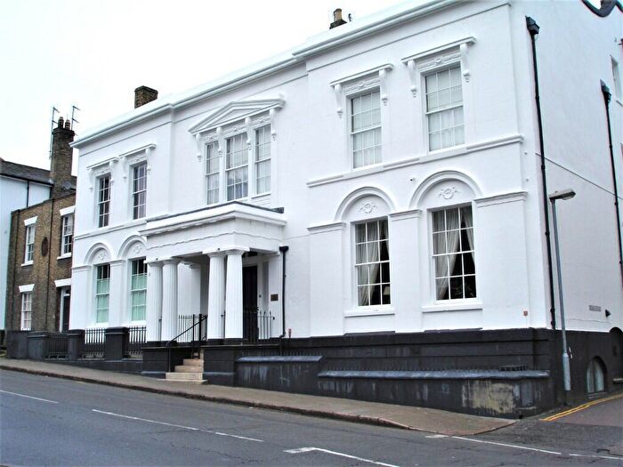 2 Bedroom Apartment For Sale In Belgrave Place, East Hill, Colchester, Essex, CO1