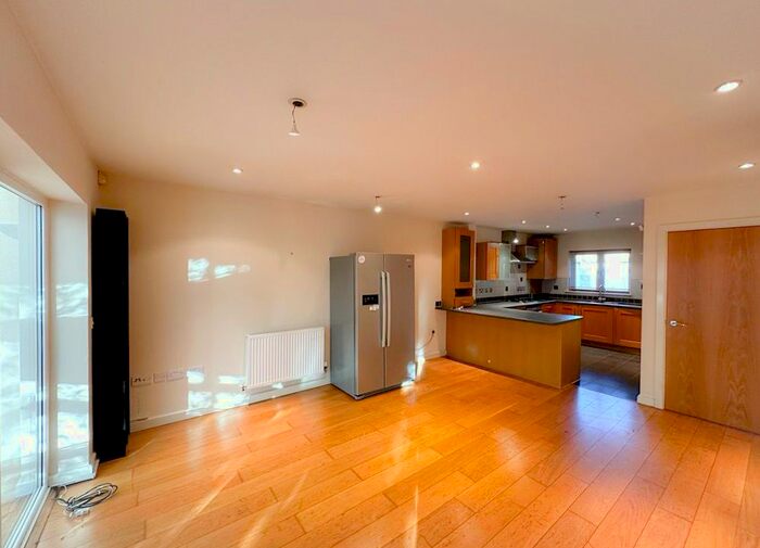 3 Bedroom Terraced House To Rent In Hugo Close, Cassio Metro, Watford, WD18