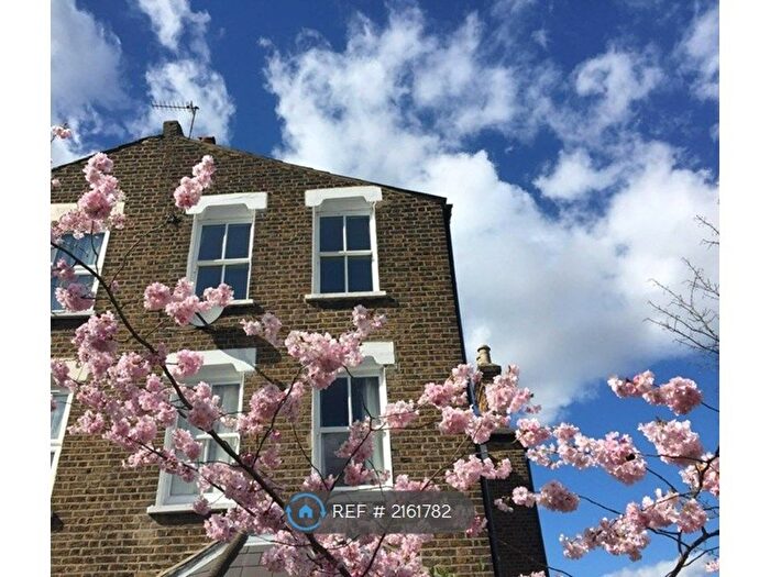 3 Bedroom Flat To Rent In Jerningham Road, London, SE14