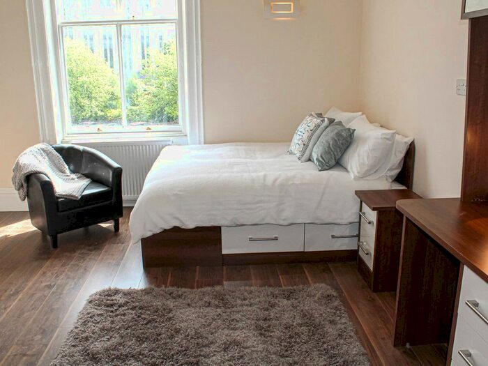 Studio To Rent In Clarendon Road, Leeds, LS2