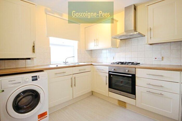1 Bedroom Flat To Rent In Balmoral Road, Worcester Park, KT4