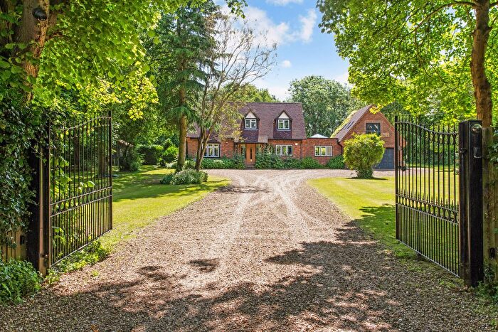 5 Bedroom Detached House For Sale In Luton Lane, St. Albans, AL3