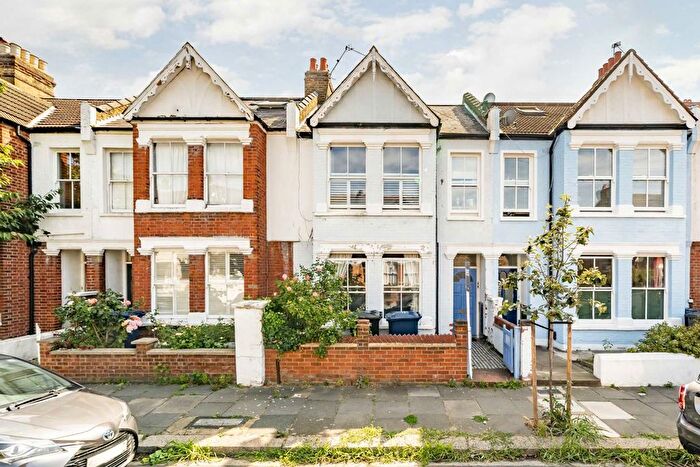 2 Bedroom Flat To Rent In Davis Road, Acton, W3