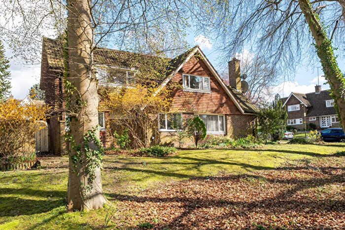 4 Bedroom Detached House For Sale In Milburn Walk, Epsom, KT18