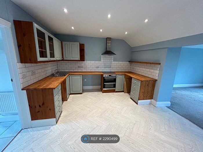2 Bedroom Bungalow To Rent In Trewedna Lane, Perranwell Station, Truro, TR3