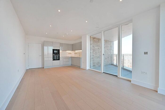 2 Bedroom Flat To Rent In Bookbinder Point, Acton, W3