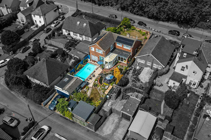 4 Bedroom Detached House For Sale In Top Dartford Road, Swanley, BR8