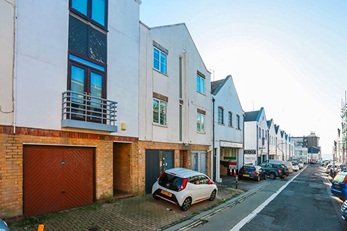 3 Bedroom Terraced House For Sale In St. Johns Road, Hove, BN3