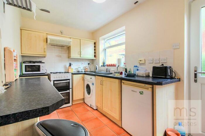 2 Bedroom Semi-Detached House To Rent In Bedarra Grove, Lenton, Nottingham, NG7