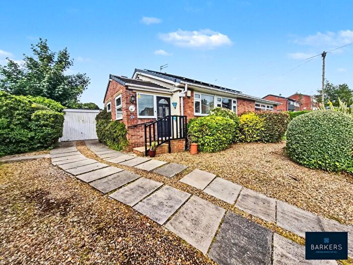 2 Bedroom Semi-Detached Bungalow For Sale In Southcroft Avenue, Birkenshaw, BD11