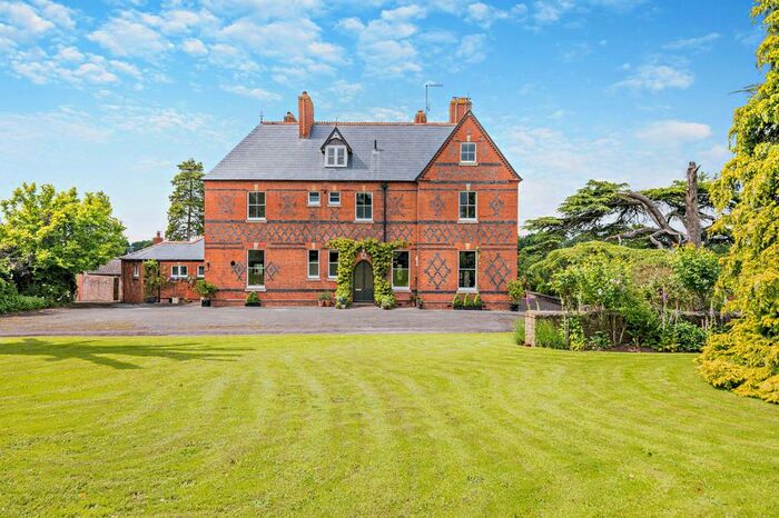 6 Bedroom Detached House For Sale In Bullinghope, Hereford, Herefordshire, HR2
