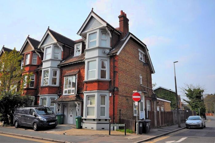 2 Bedroom Flat To Rent In Rosslyn Road, Watford, WD18