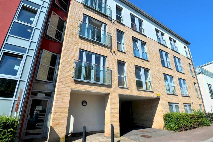 2 Bedroom Flat To Rent In Chapel Court, Rosedene Terrace, Leyton, London, E10