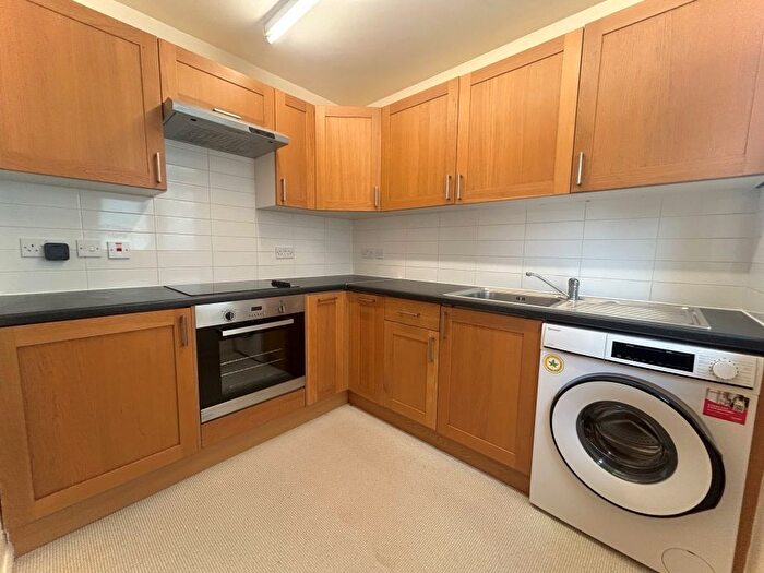 1 Bedroom Flat To Rent In Camden Road, Sutton, SM1