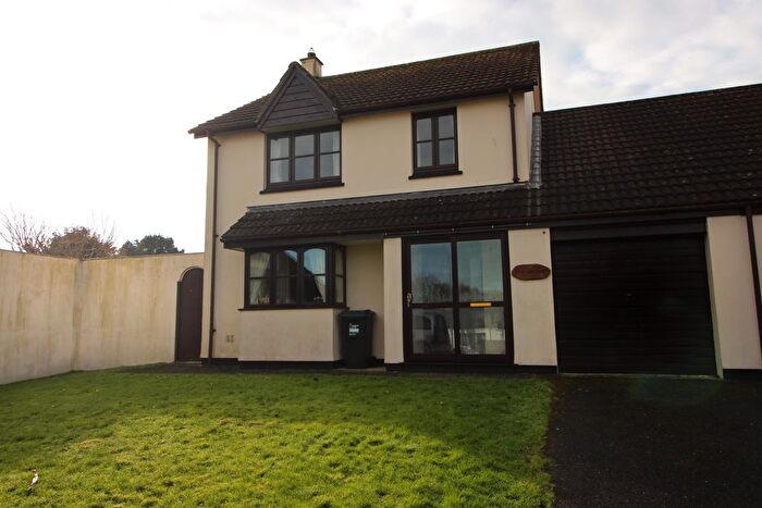 3 Bedroom Link Detached House For Sale In St. Petrocs Close, Padstow, PL28