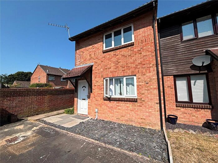 1 Bedroom Maisonette For Sale In Wellers Close, West Totton, Southampton, Hampshire, SO40