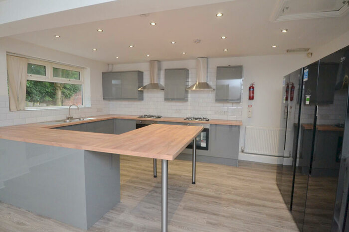 10 Bedroom Semi-Detached House To Rent In Talbot Road, Fallowfield, Manchester, M14