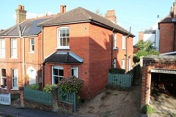 3 Bedroom Detached House To Rent In South Street, Godalming, GU7