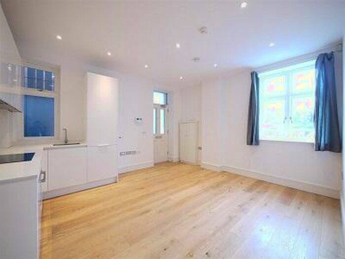 1 Bedroom House To Rent In Knatchbull Road, Camberwell, &# Bedroom Modern, SE5