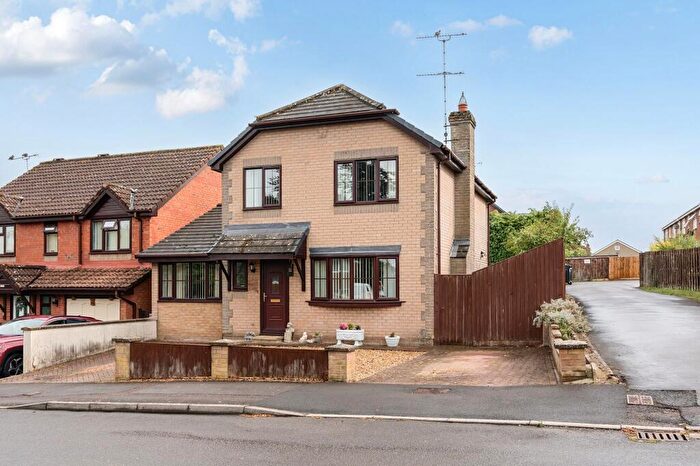 4 Bedroom House For Sale In Avondown Road, Durrington, SP4