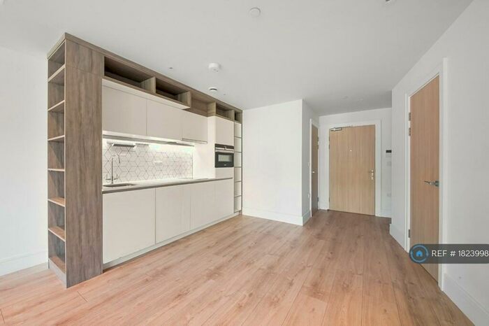 Studio To Rent In Capella Court, Purley, CR8