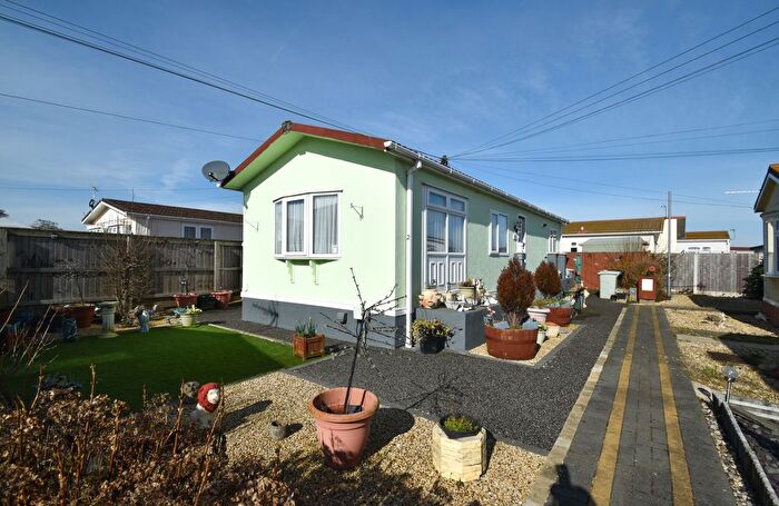 2 Bedroom Mobile/park Home For Sale In Lyndhurst Estate Sea Lane, Ingoldmells, PE25