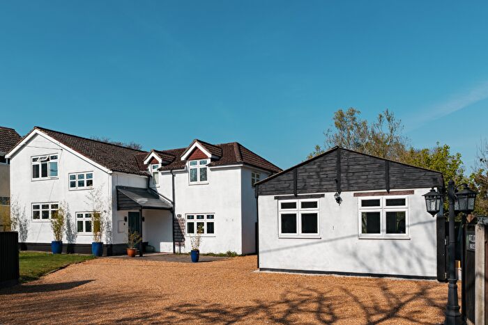 5 Bedroom Detached House For Sale In Woodlands Road, SO40