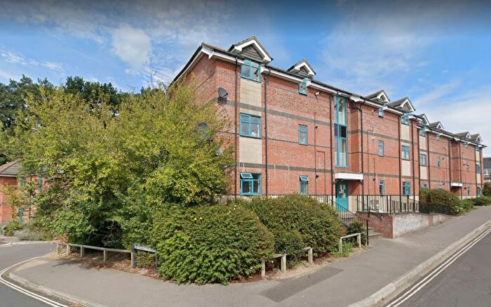 1 Bedroom Flat To Rent In Hollybrook Road, Southampton, SO16