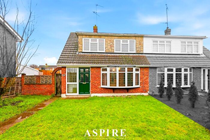 3 Bedroom Semi-Detached House For Sale In Video Presentation Inside - Inworth Walk, Wickford, SS11