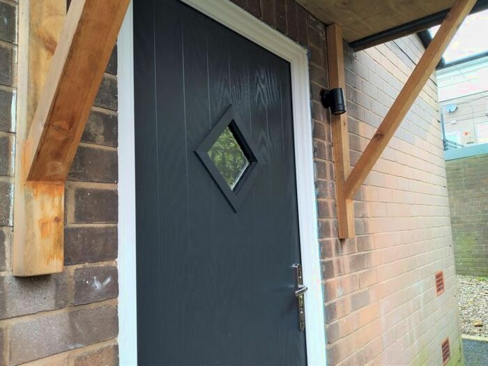 2 Bedroom Flat To Rent In Link Lane, Oldham OL8