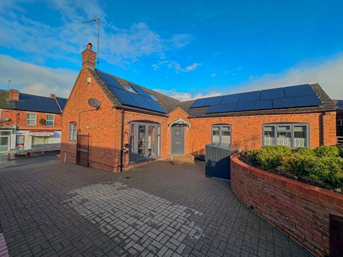 4 Bedroom Detached House For Sale In Station Road, Woodford Halse, NN11